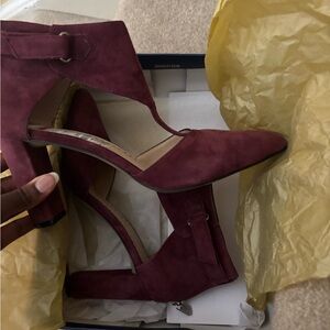 Adrienne Vittadini Burgundy Suede Heels